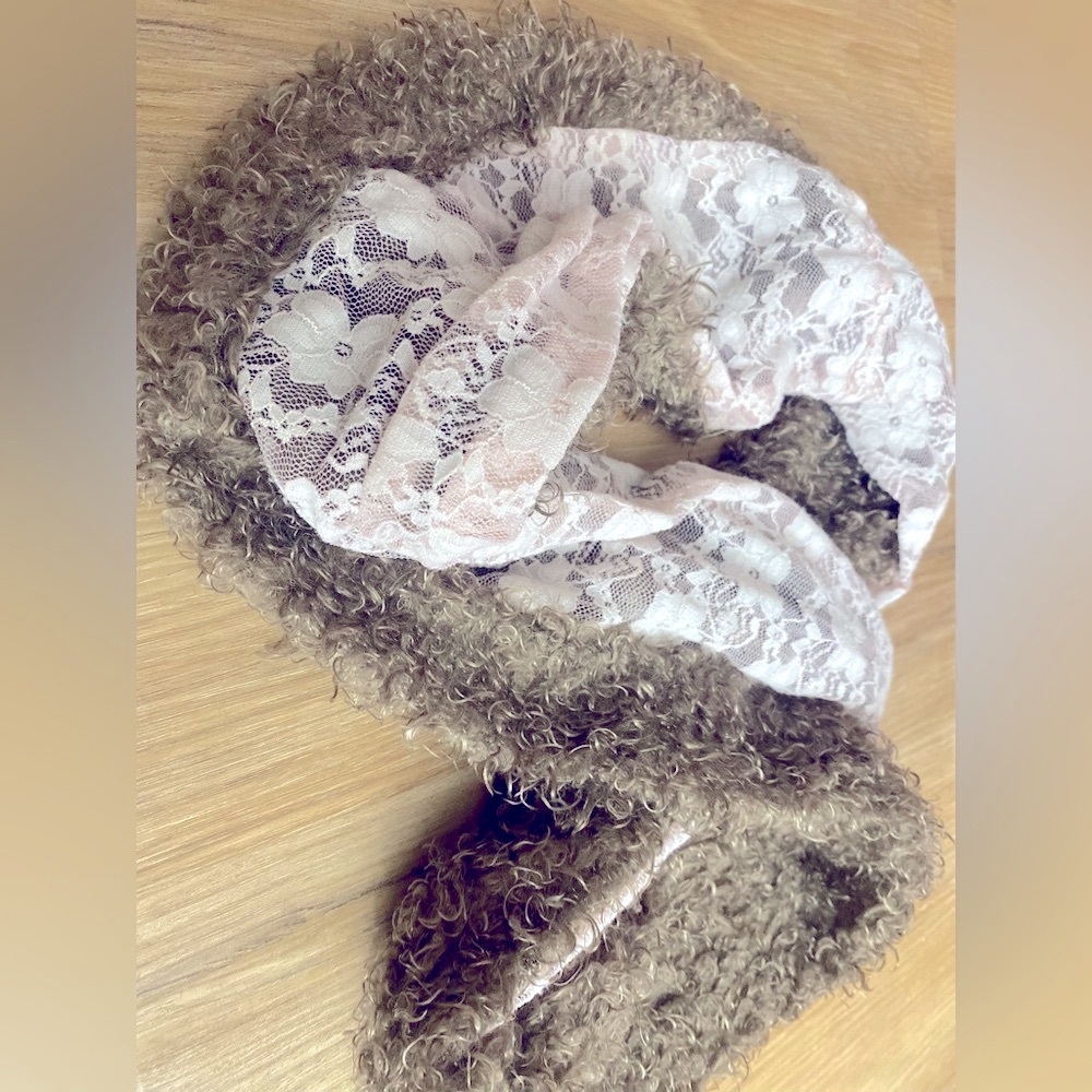 ❤️😍Memories Soft Pink Lace & Brown Fuzzy Infinity Scarf